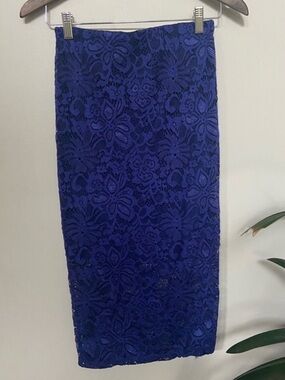 Revamped 🧸 deep blue lace pencil skirt